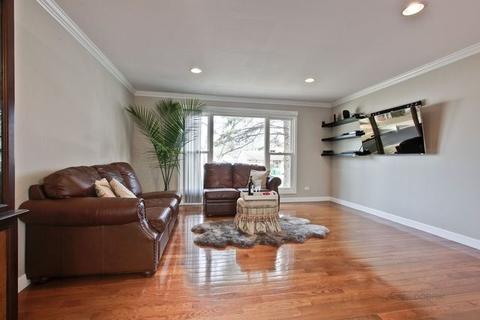 1200 Valley Stream Dr, Wheeling, IL 60090 photo 5