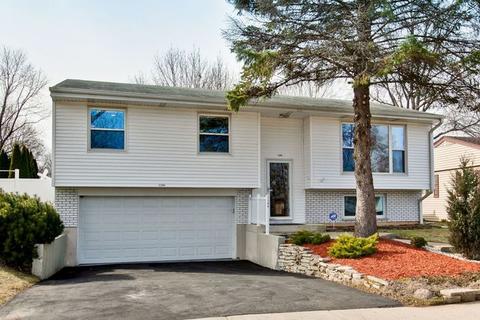 1200 Valley Stream Dr, Wheeling, IL 60090 photo 1