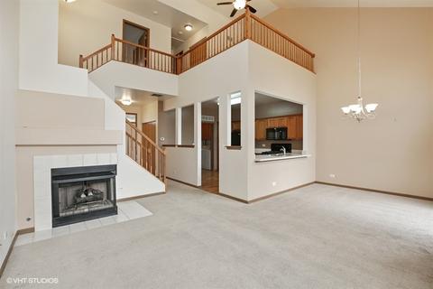 1401 Grayshire Ct, Elgin, IL 60120 photo 3