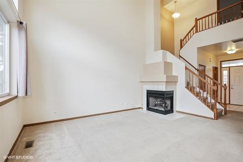 1401 Grayshire Ct, Elgin, IL 60120 photo 2