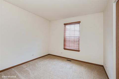 1401 Grayshire Ct, Elgin, IL 60120 photo 12