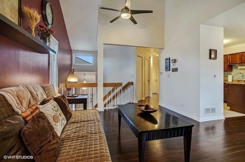 370 Juniper Tree Ct, Hoffman Estates, IL 60169 photo 8