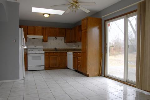 316 Shiloh Ln, Elgin, IL 60120 photo 17