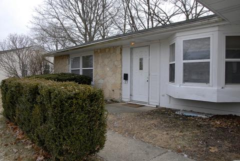 316 Shiloh Ln, Elgin, IL 60120 photo 4