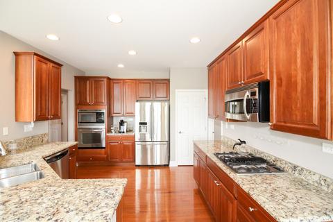 3533 Tournament Dr, Elgin, IL 60124 photo 8