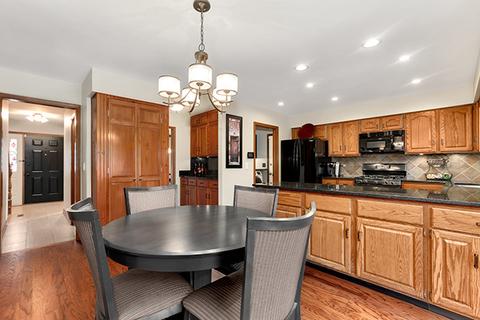 642 Greens View Dr, Algonquin, IL 60102 photo 10