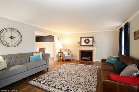 3890 Moulin Ln, Hoffman Estates, IL 60192 photo 9