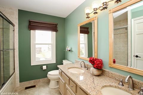 3890 Moulin Ln, Hoffman Estates, IL 60192 photo 11