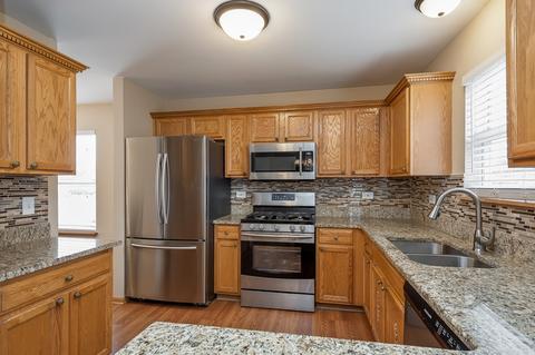 816 Eagle Dr, Aurora, IL 60506 photo 4