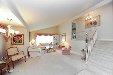 7 Stacy Ct, Glenview, IL 60025 photo 2