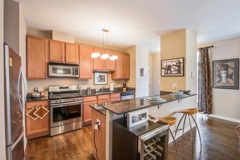 1033 E 46th St #302, Chicago, IL 60653 photo 3