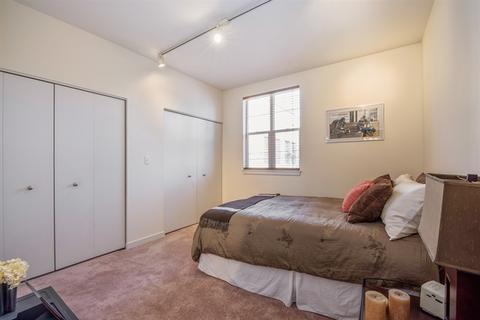 1033 E 46th St #302, Chicago, IL 60653 photo 7