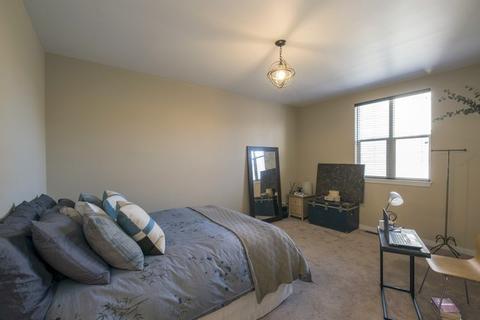 1033 E 46th St #302, Chicago, IL 60653 photo 5