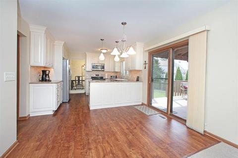 5743 Constitution Ave, Gurnee, IL 60031 photo 4