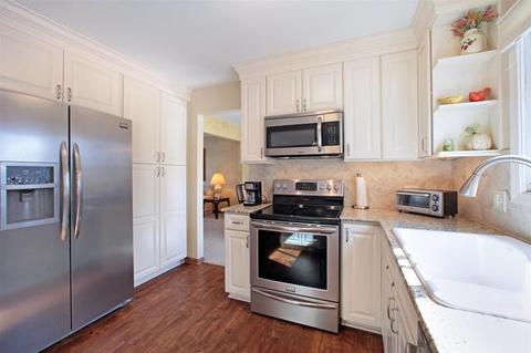 5743 Constitution Ave, Gurnee, IL 60031 photo 2
