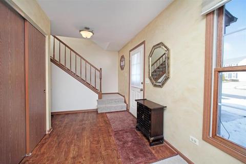 5743 Constitution Ave, Gurnee, IL 60031 photo 9
