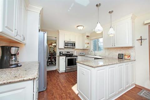 5743 Constitution Ave, Gurnee, IL 60031 photo 3