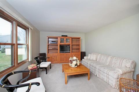 5743 Constitution Ave, Gurnee, IL 60031 photo 7