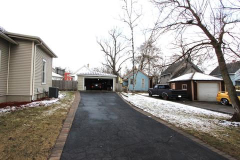 664 Sherman Ave, Elgin, IL 60120 photo 3