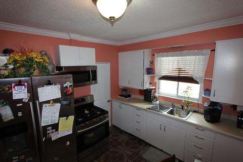 664 Sherman Ave, Elgin, IL 60120 photo 4