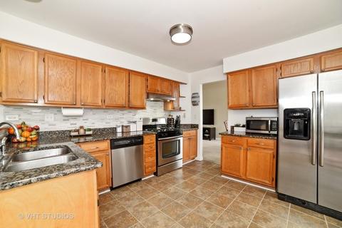871 Tallgrass Dr, Bartlett, IL 60103 photo 5