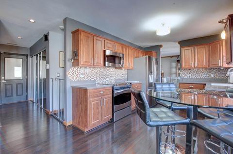 816 W Appletree Ln, Bartlett, IL 60103 photo 10