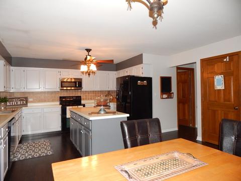 1128 Barber Ct, West Dundee, IL 60118 photo 9