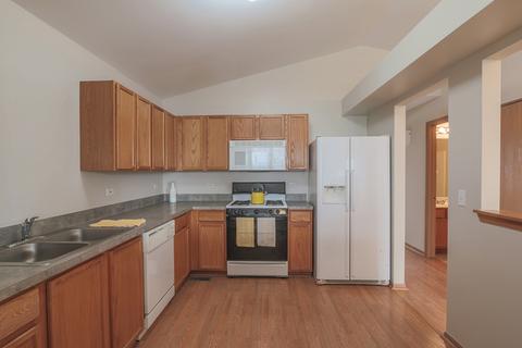 792 Symphony Dr, Aurora, IL 60504 photo 4
