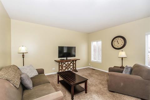 240 Cedarfield Dr, Bartlett, IL 60103 photo 11