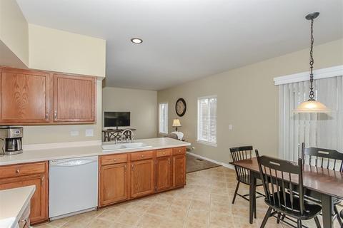240 Cedarfield Dr, Bartlett, IL 60103 photo 7