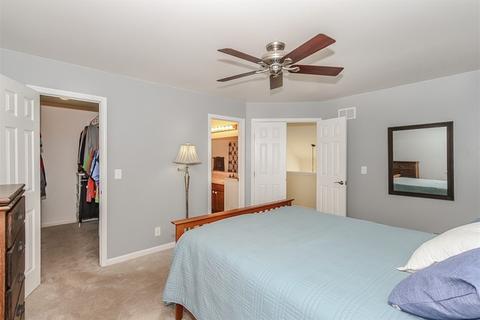 240 Cedarfield Dr, Bartlett, IL 60103 photo 17