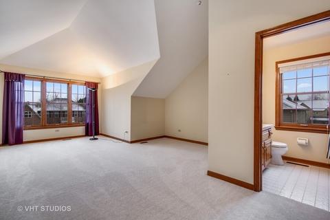 1066 Gallant Ct, Wheaton, IL 60187 photo 18