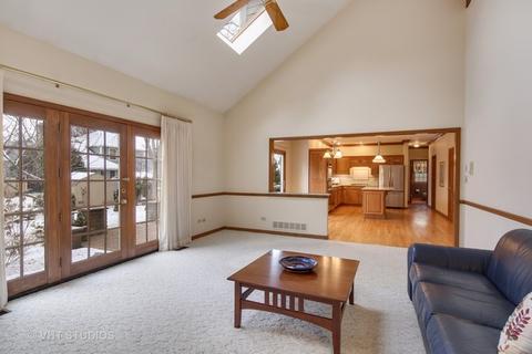 1066 Gallant Ct, Wheaton, IL 60187 photo 9