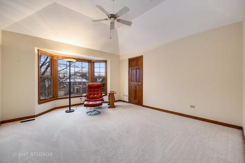 1066 Gallant Ct, Wheaton, IL 60187 photo 16