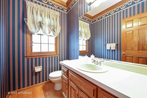 1066 Gallant Ct, Wheaton, IL 60187 photo 22
