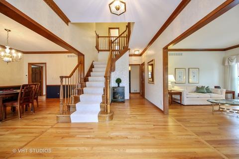 1066 Gallant Ct, Wheaton, IL 60187 photo 2