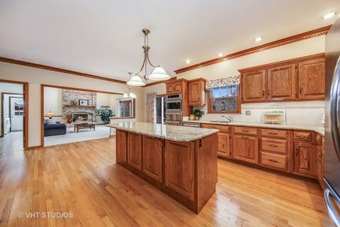 1066 Gallant Ct, Wheaton, IL 60187 photo 5
