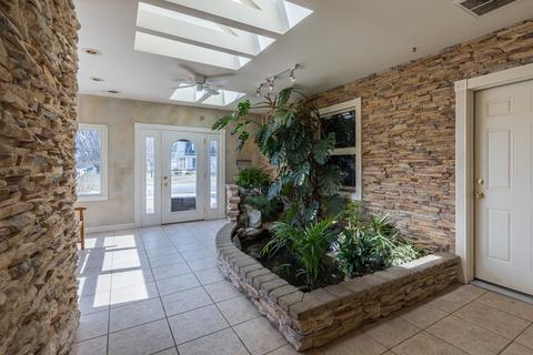 1437 Creekside Dr, Wheaton, IL 60189 photo 5