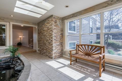 1437 Creekside Dr, Wheaton, IL 60189 photo 6