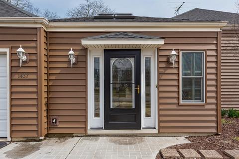 1437 Creekside Dr, Wheaton, IL 60189 photo 3