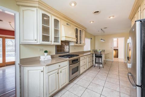 1437 Creekside Dr, Wheaton, IL 60189 photo 13