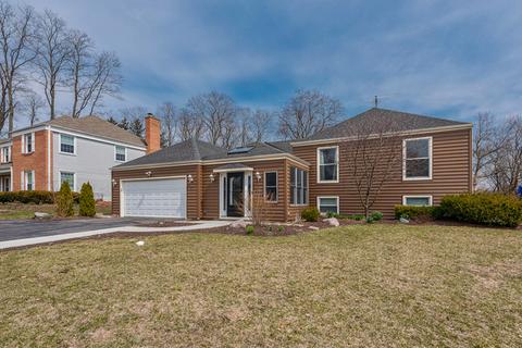 1437 Creekside Dr, Wheaton, IL 60189 photo 1