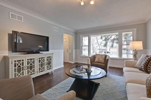 9554 S Winston Ave, Chicago, IL 60643 photo 3