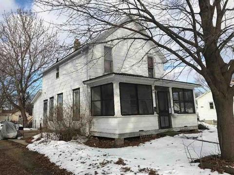604 S 3rd St, Oregon, IL 61061 photo 2