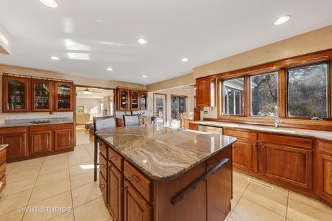 10 S375 Hampshire Ln E, Willowbrook, IL 60527 photo 4