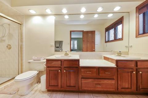 10 S375 Hampshire Ln E, Willowbrook, IL 60527 photo 14