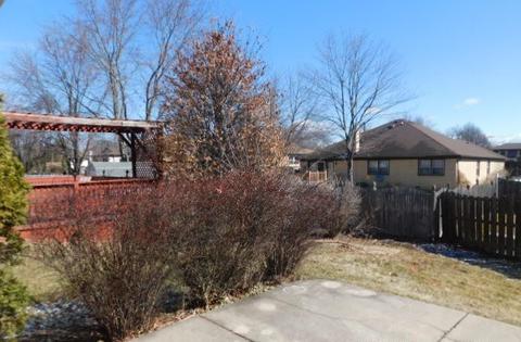 711 Longtree Dr, Wheeling, IL 60090 photo 16