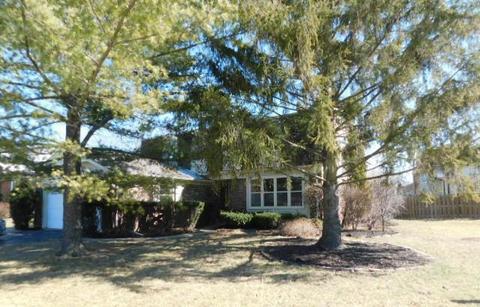 711 Longtree Dr, Wheeling, IL 60090 photo 1