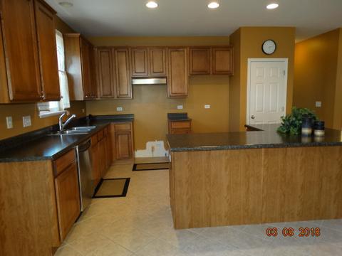 314 Monument Rd, Elgin, IL 60124 photo 2