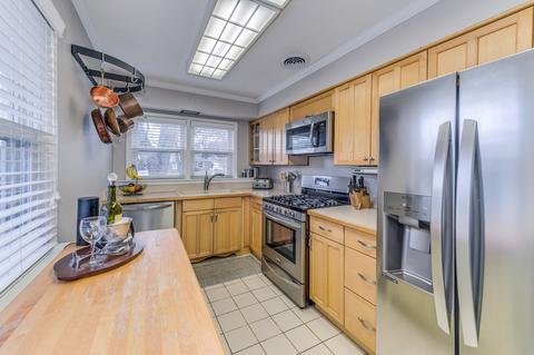 419 Kipling Ct, Wheaton, IL 60187 photo 9